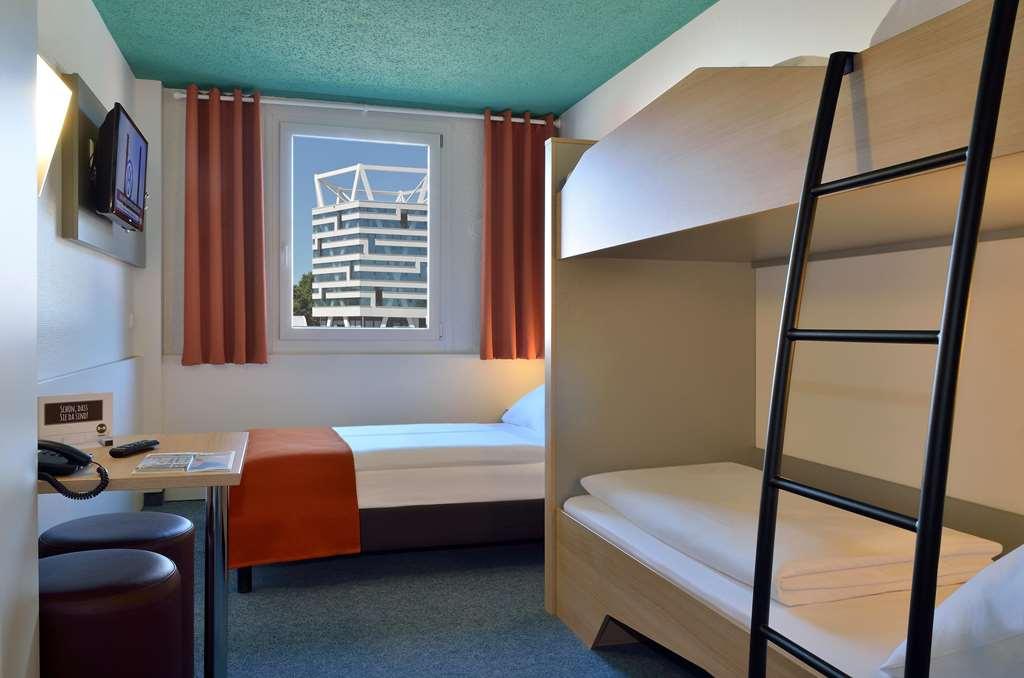 B&B Hotel Freiburg-Nord Rum bild