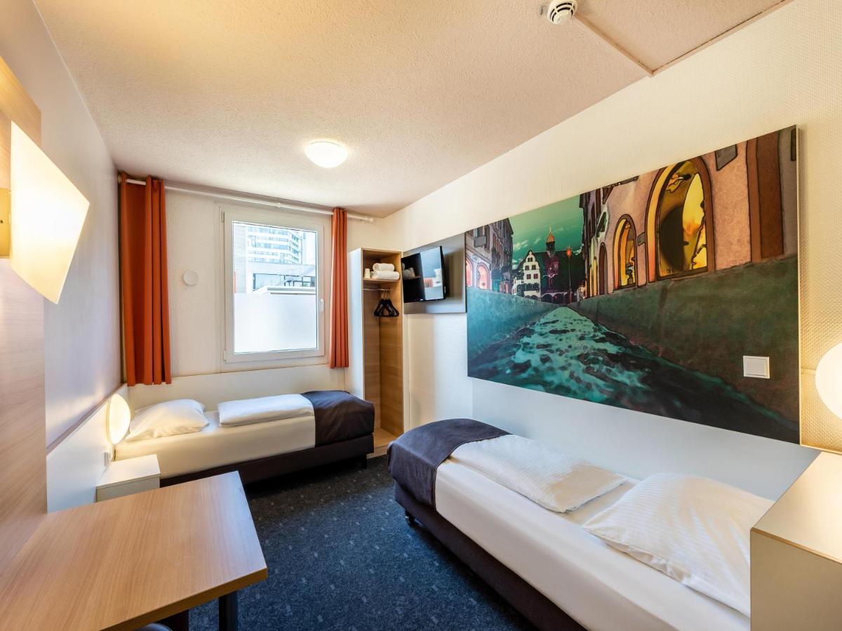 B&B Hotel Freiburg-Nord Exteriör bild