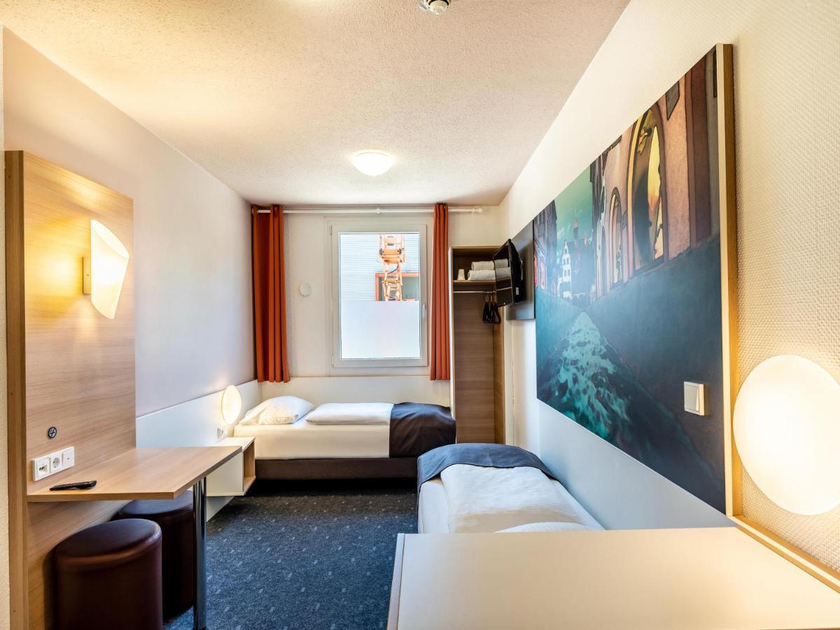 B&B Hotel Freiburg-Nord Exteriör bild