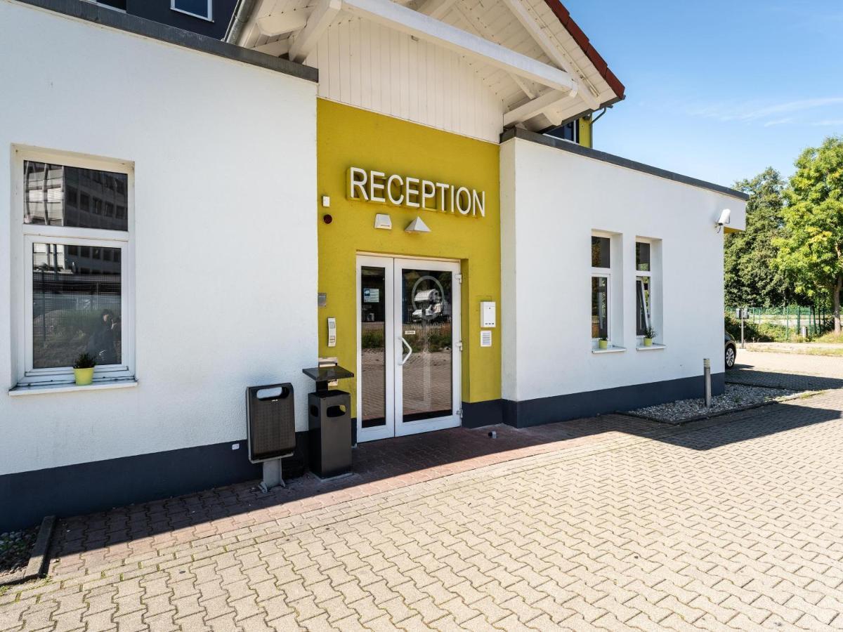 B&B Hotel Freiburg-Nord Exteriör bild