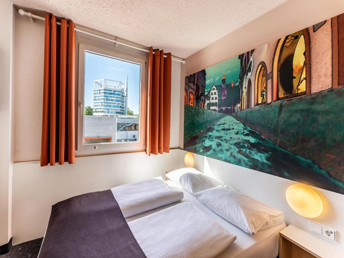 B&B Hotel Freiburg-Nord Exteriör bild